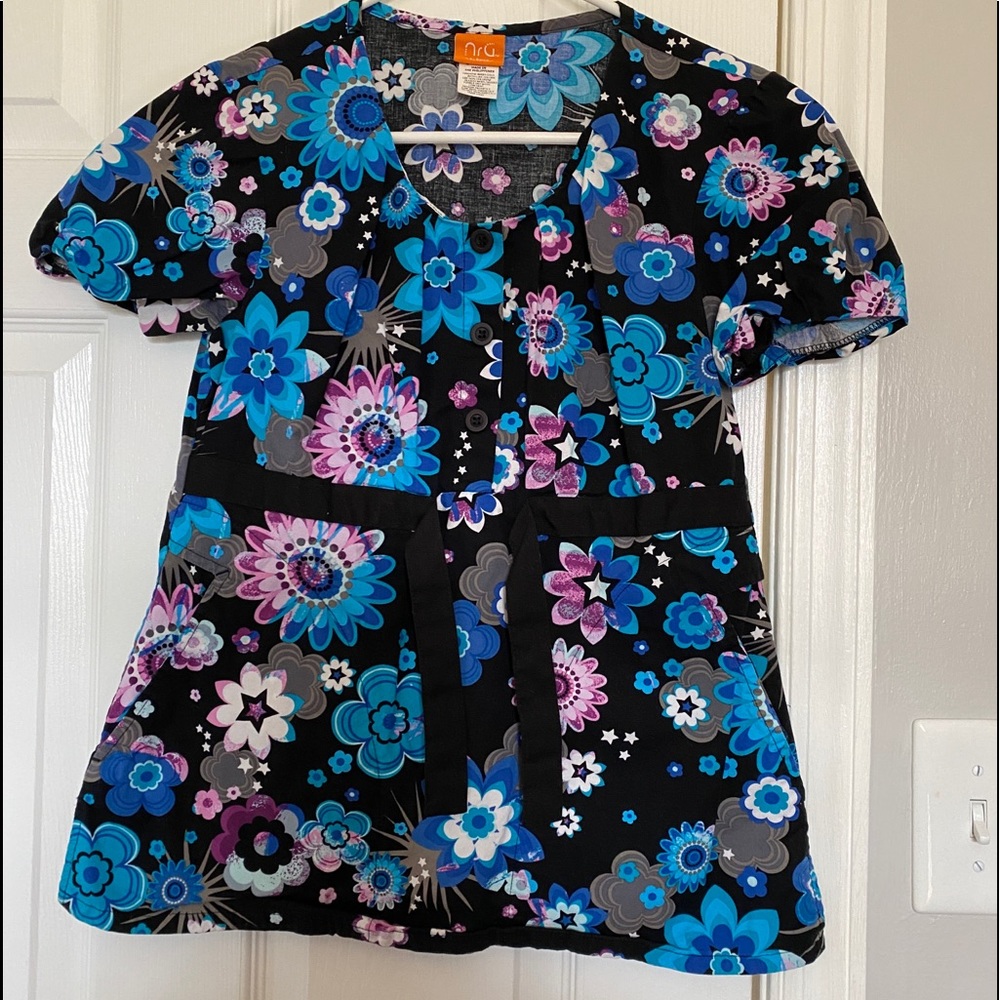 Floral scrub top